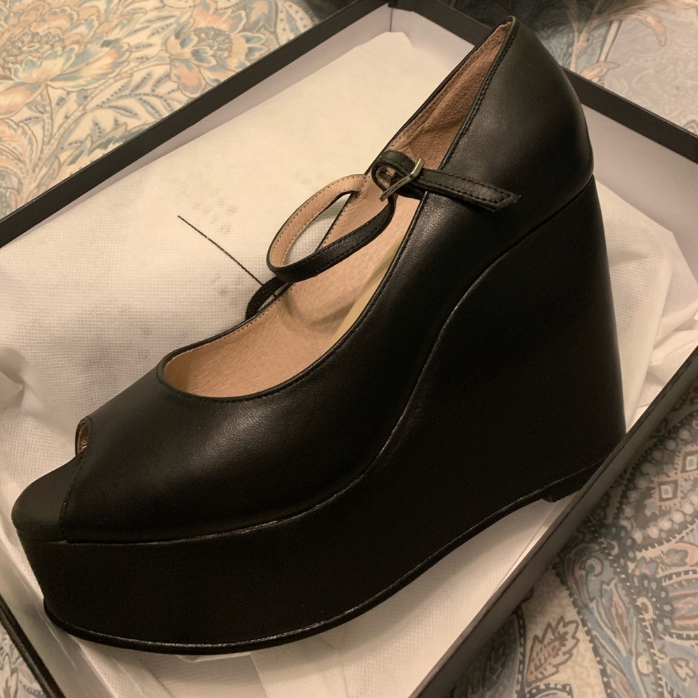 Platform Mary Jane shoes